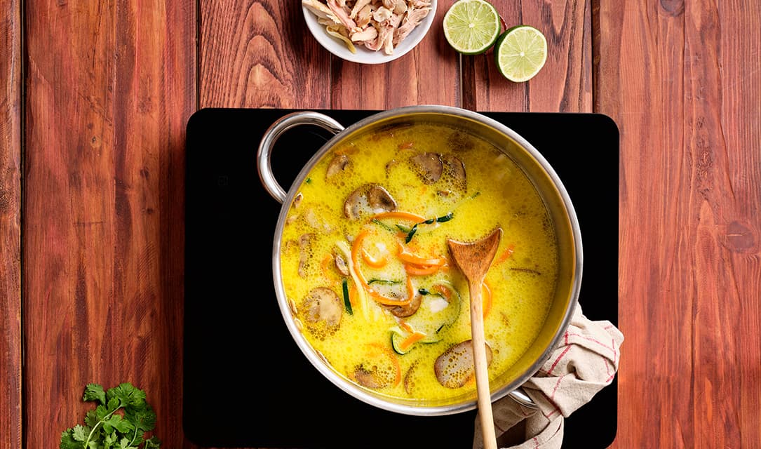 Fula - Ramen de frango com legumes e leite de coco